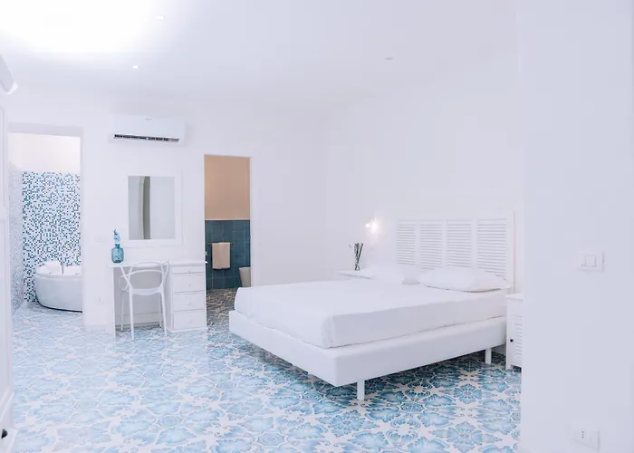 Omare Lejlighed Ischia